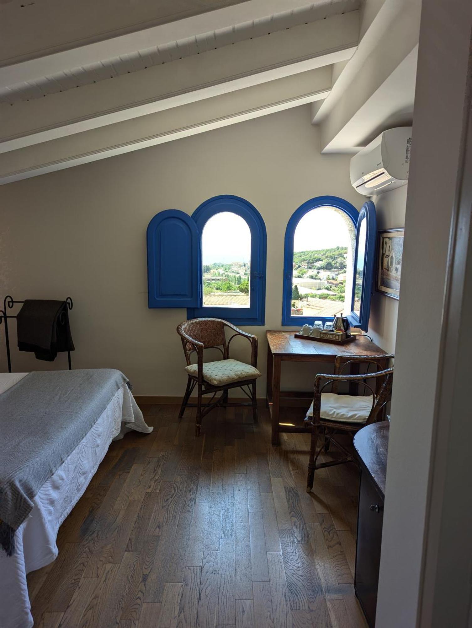 Hostal De La Placa - Hotel Boutique 카브릴스 외부 사진