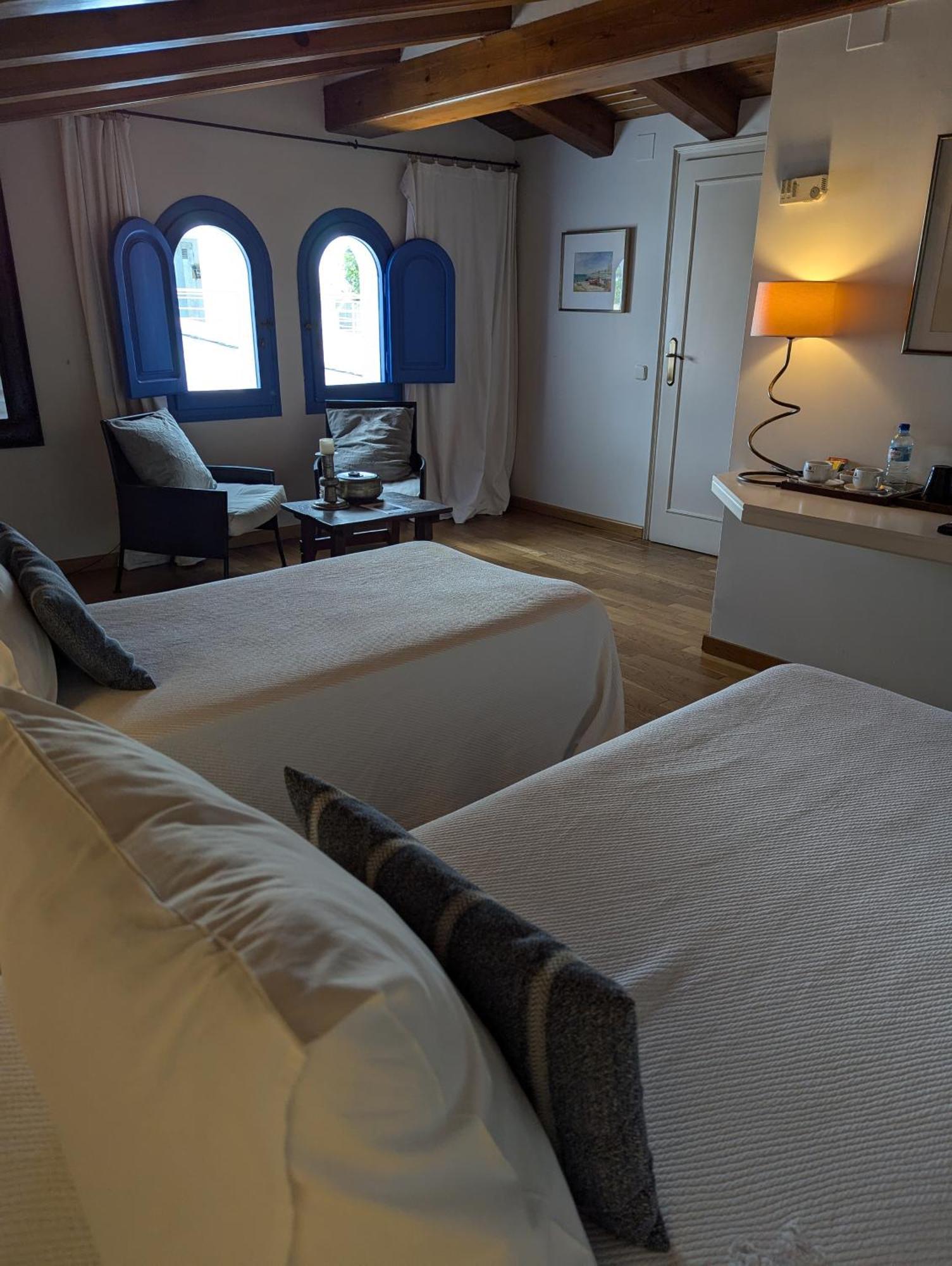 Hostal De La Placa - Hotel Boutique 카브릴스 외부 사진